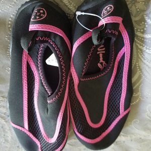 ❤️10 for $25 Maui and Sons Little Girl Water Shoes